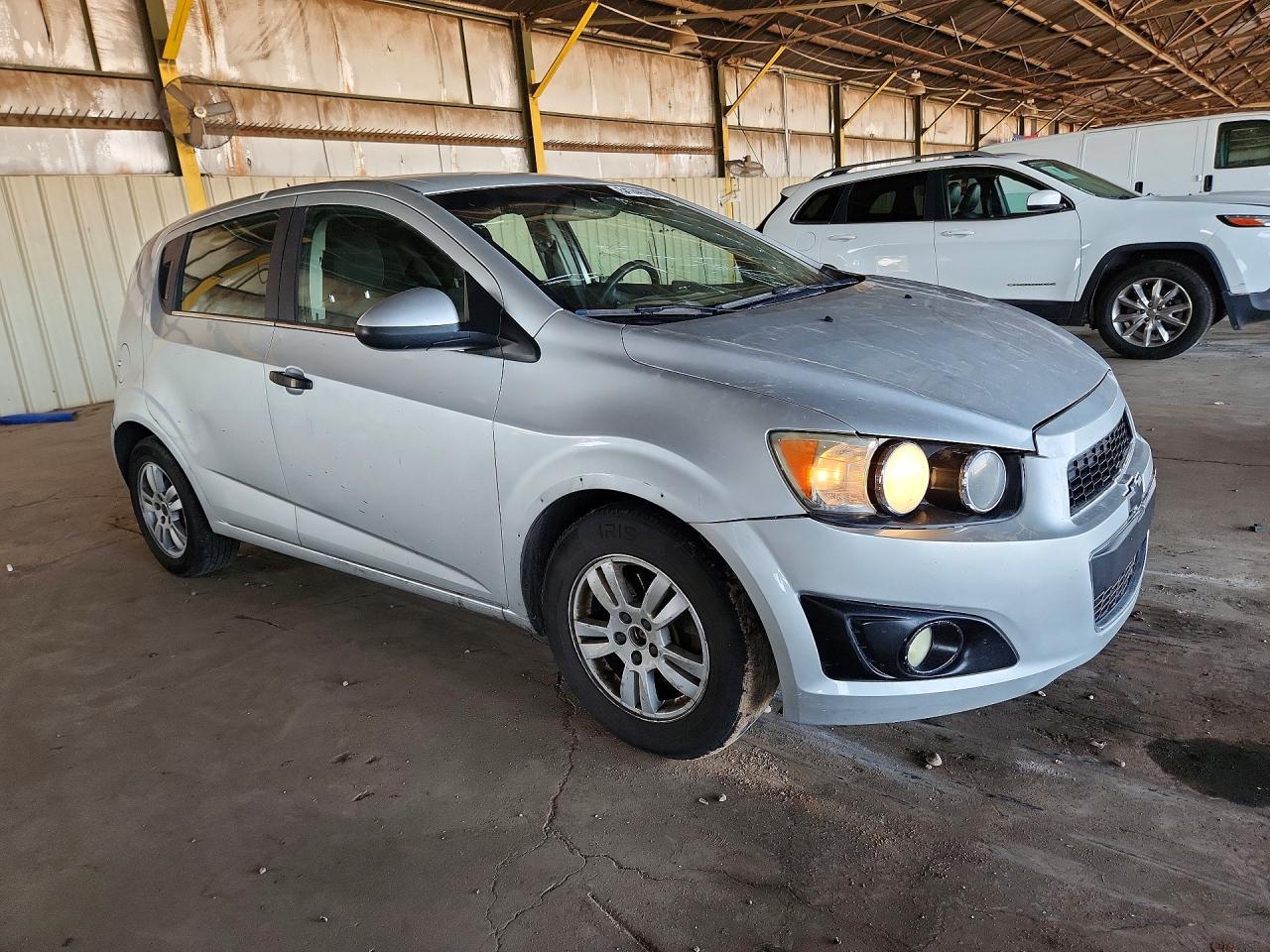 2015 Chevrolet Sonic Lt - Фото 4