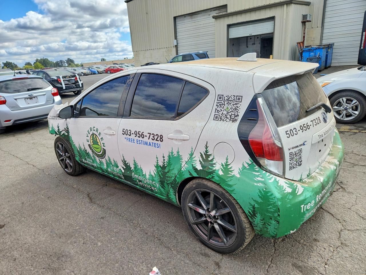 2016 Toyota Prius C Two - Фото 2