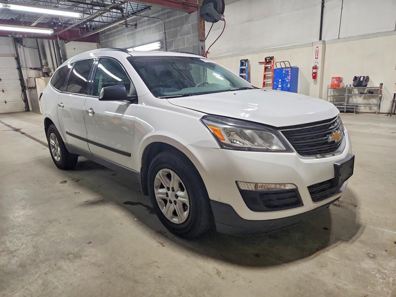 2016 Chevrolet Traverse Ls - Фото 4