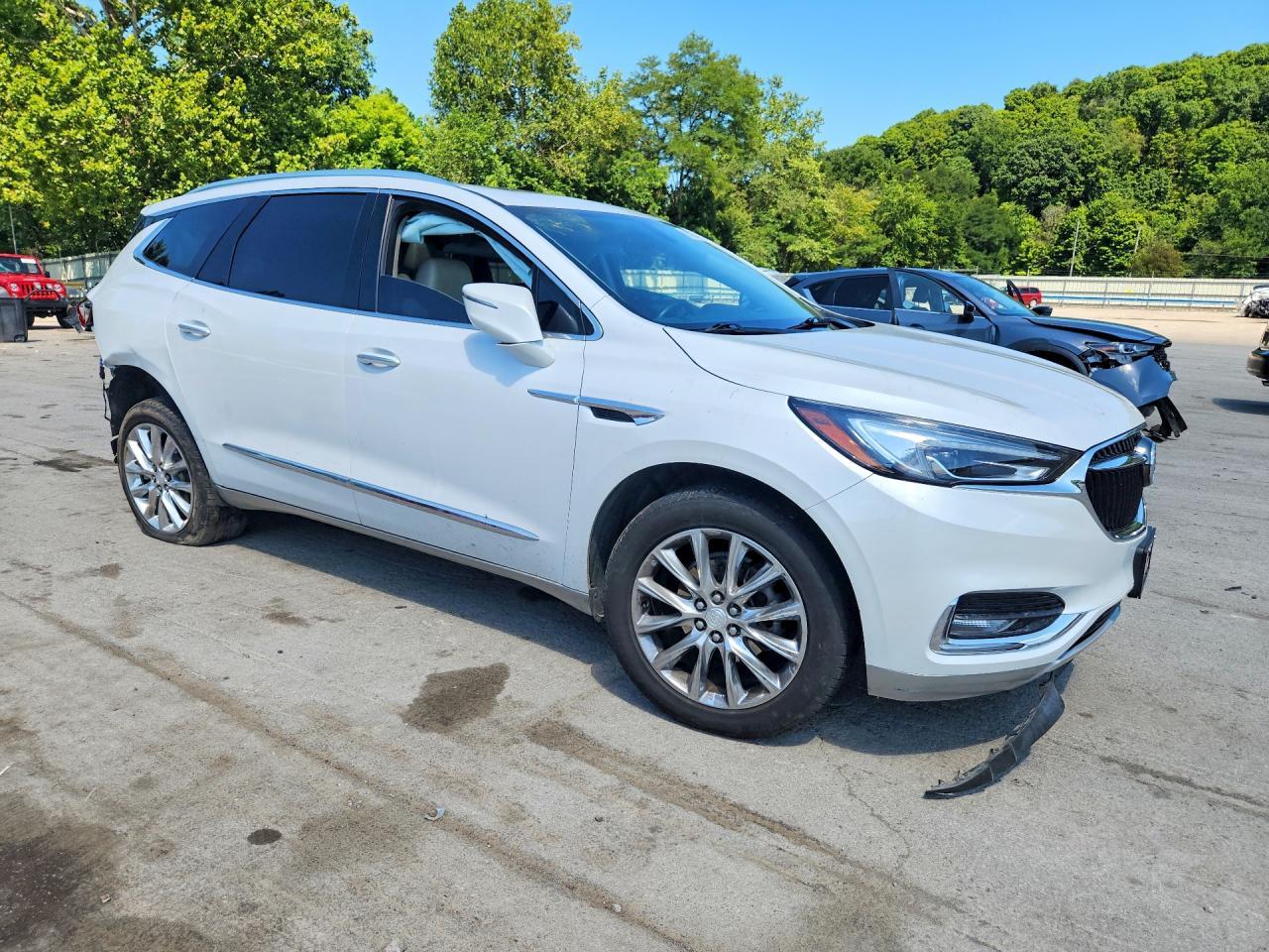 2021 Buick Enclave Essence - Image 4
