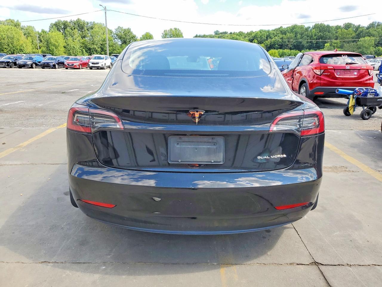 2023 Tesla Model 3 - Фото 6