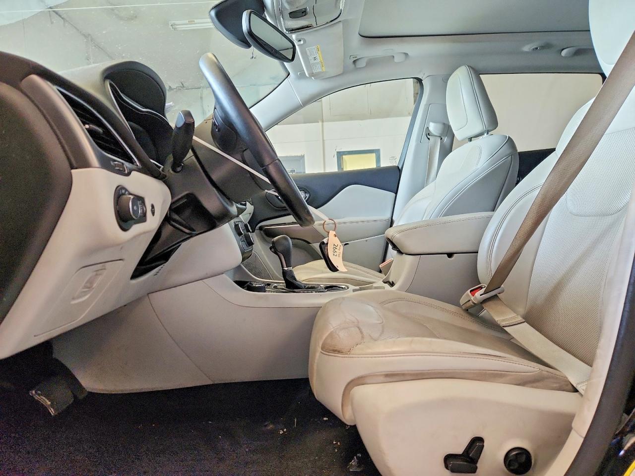 2019 Jeep Cherokee Limited - Image 7