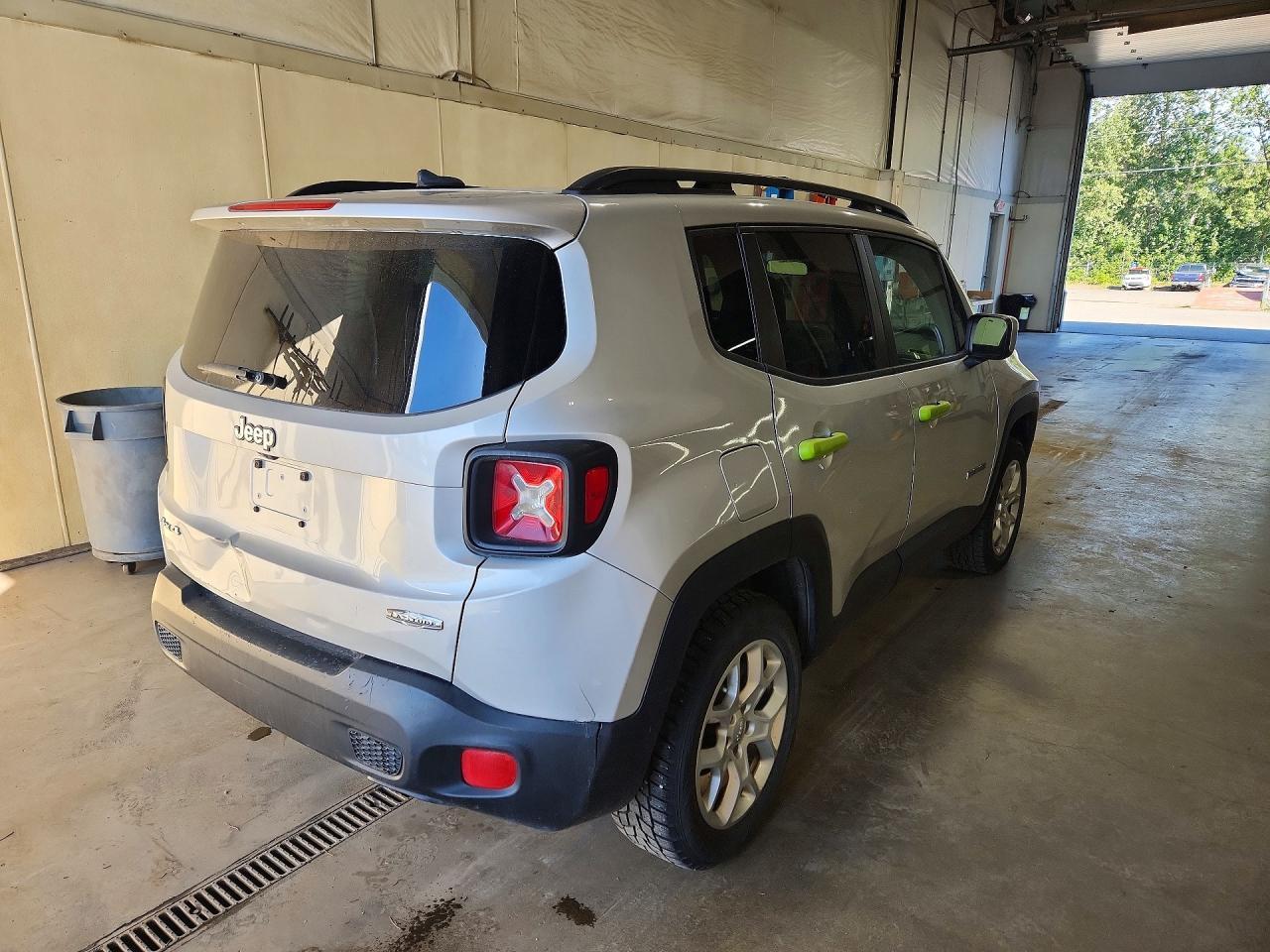 2015 Jeep Renegade Latitude - Фото 3