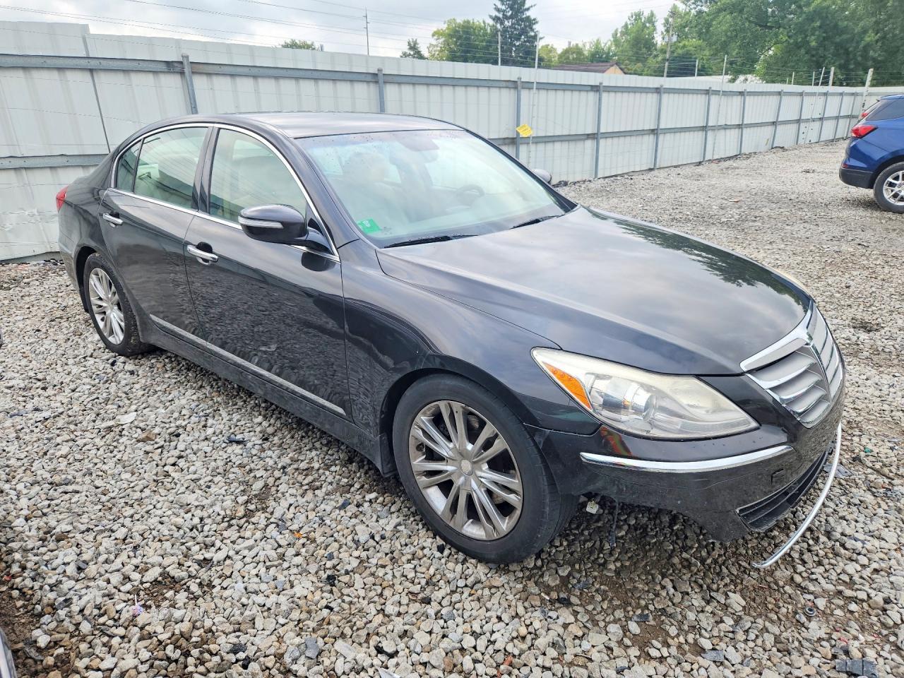 2014 Hyundai Genesis 3.8L - Фото 4