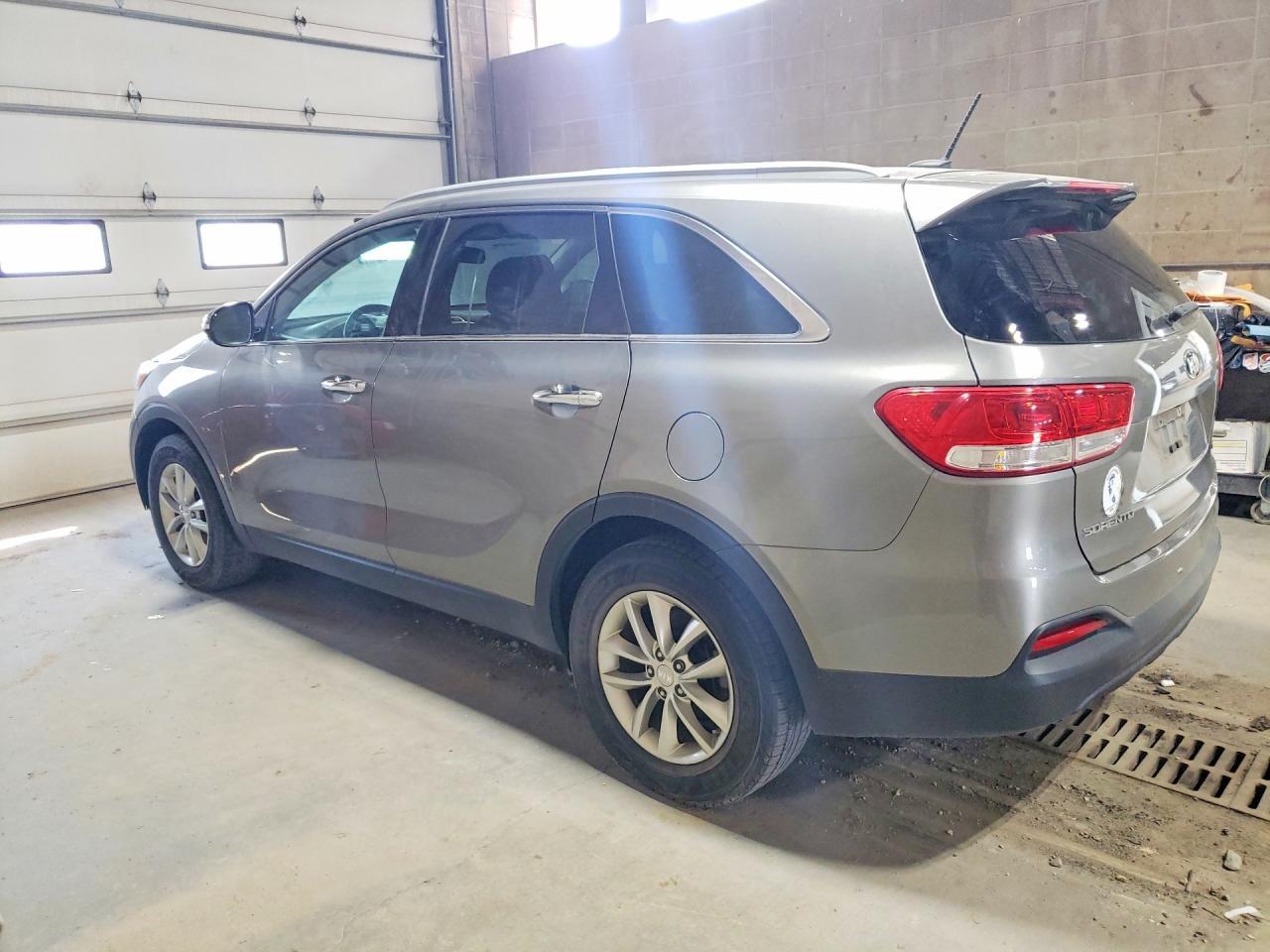 2017 Kia Sorento Lx - Фото 2
