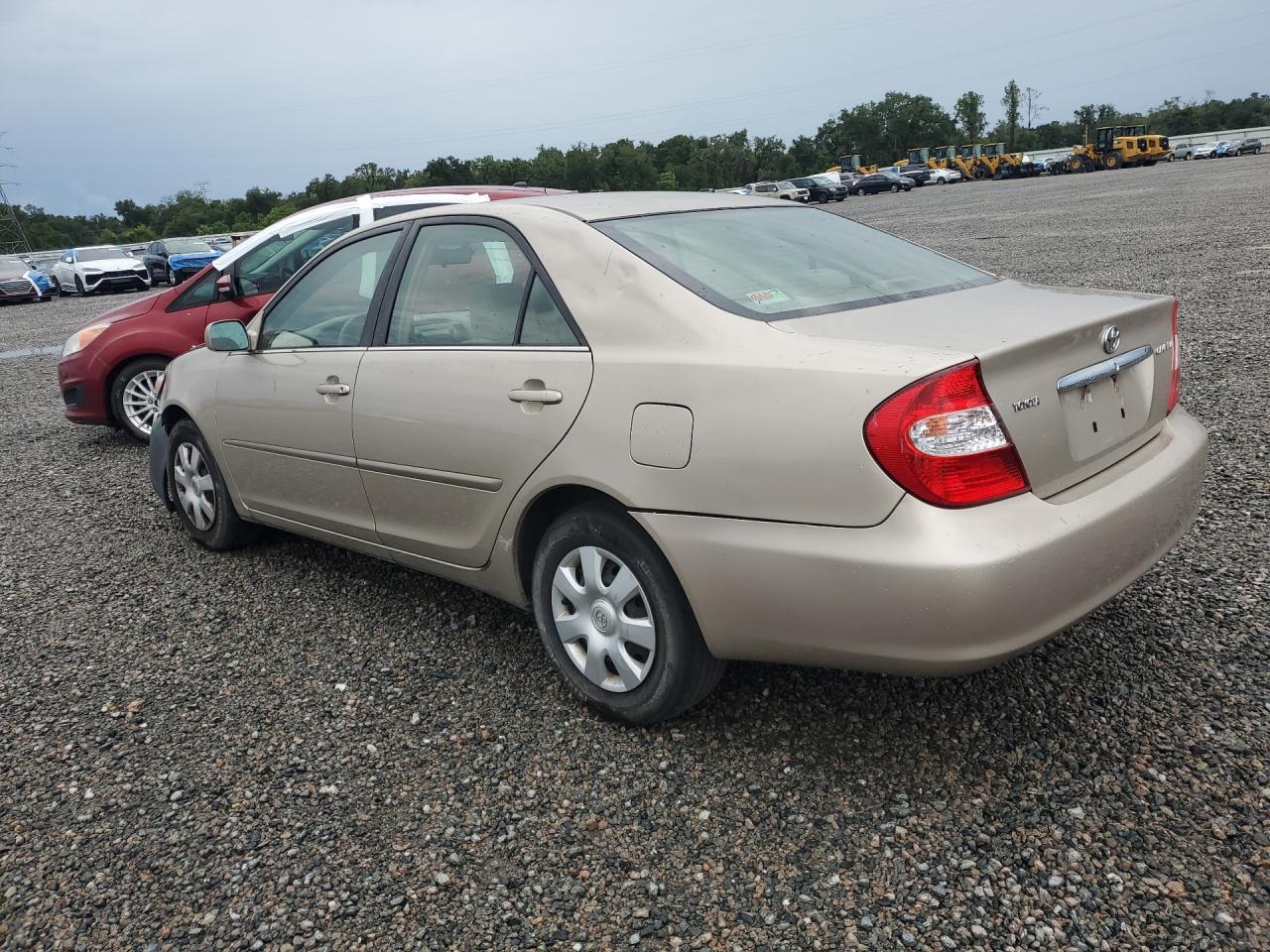 2004 Toyota Camry Le - Фото 2