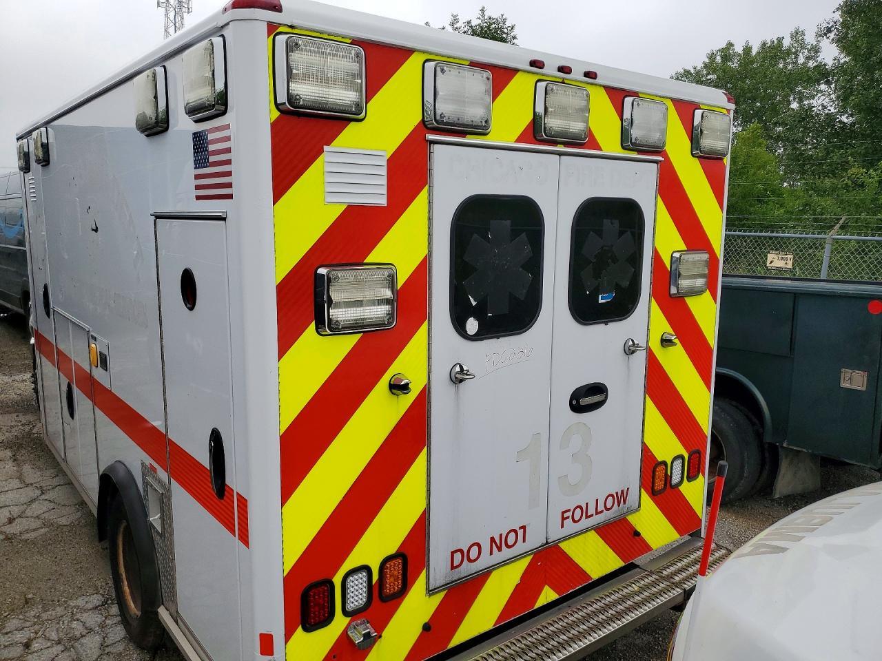 2017 Ford Econoline E450 Sd Ambulance - Фото 6