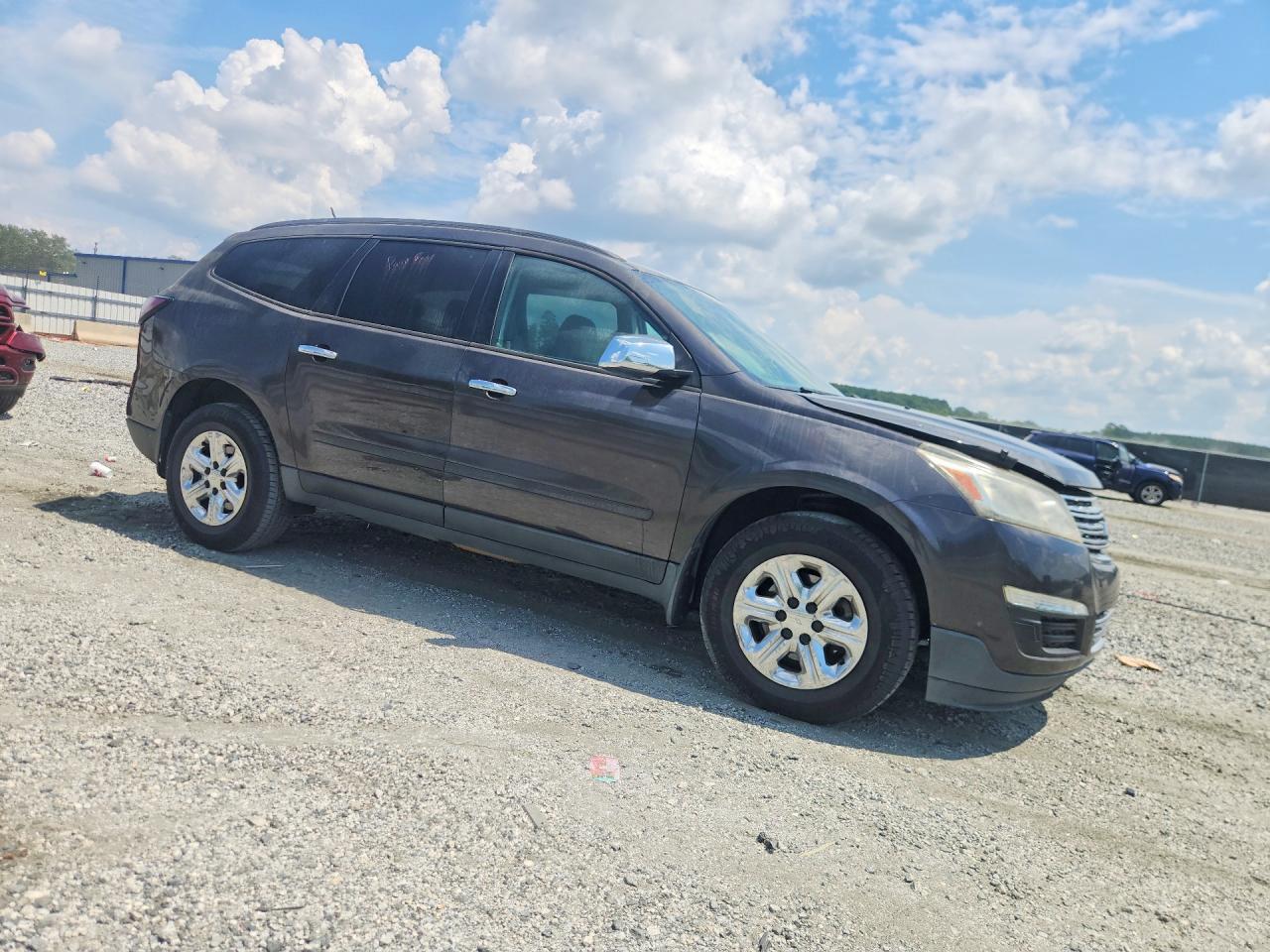 2017 Chevrolet Traverse Ls - Фото 4