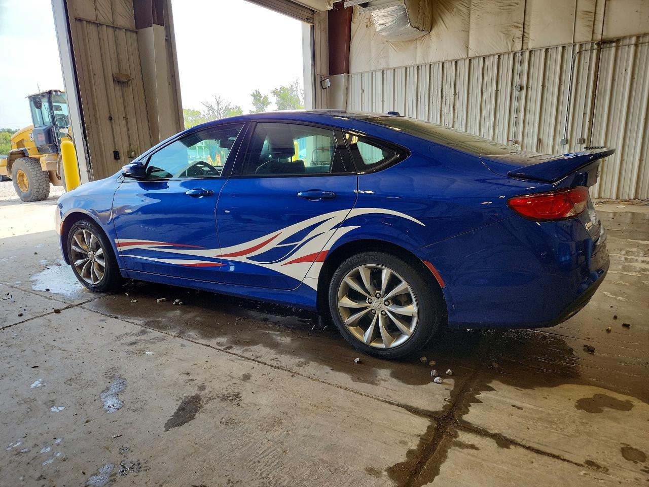 2015 Chrysler 200 S - Фото 2