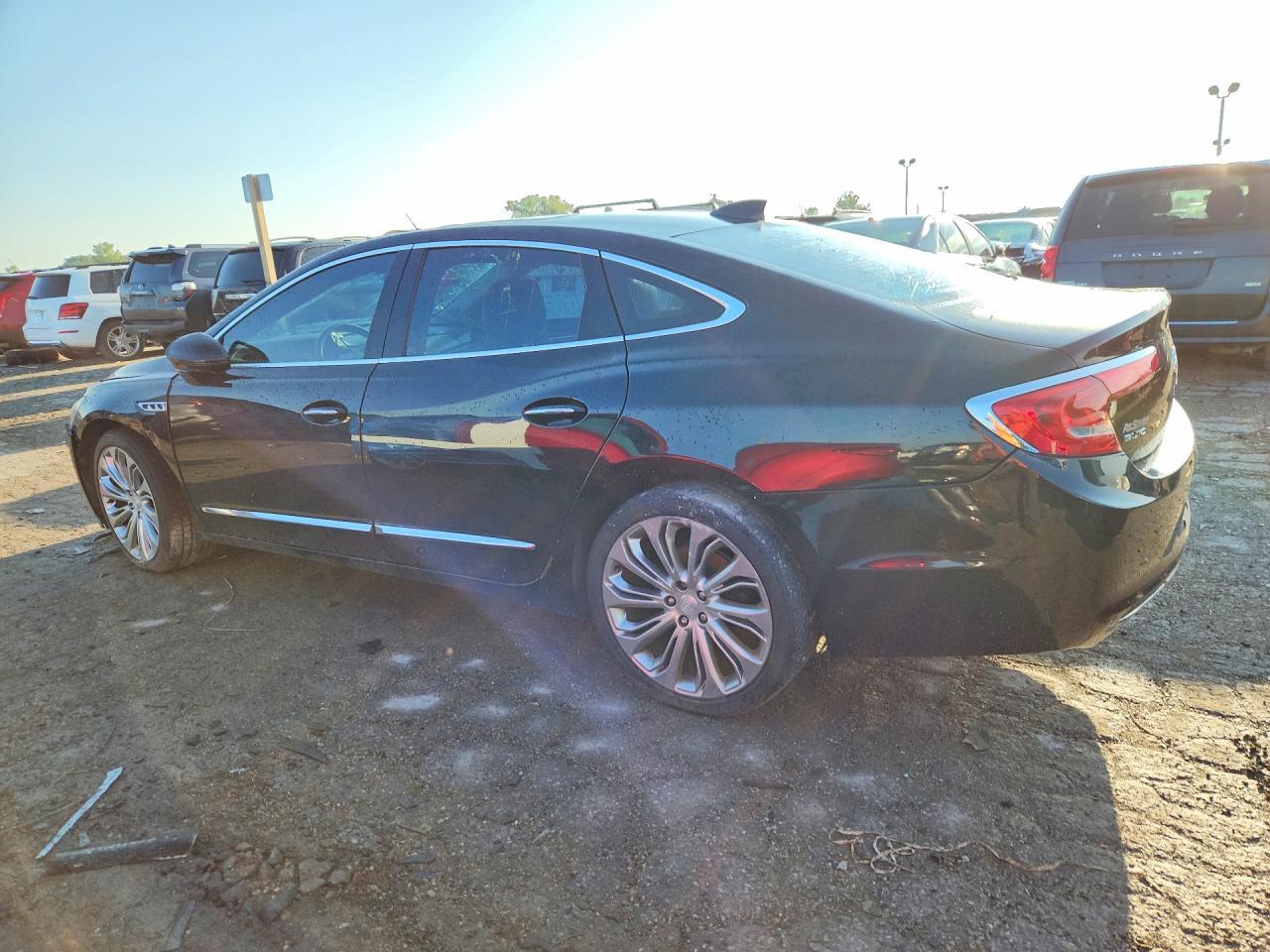 2017 Buick Lacrosse Premium - Фото 2