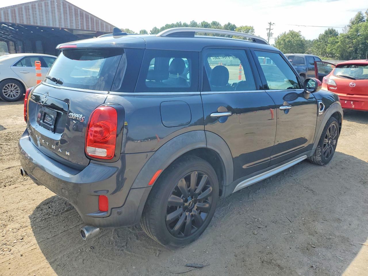 2019 Mini Cooper S Countryman - Image 3