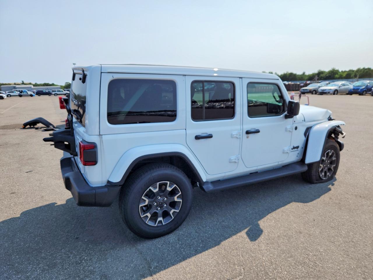 2026 Jeep Wrangler Sahara - Фото 3