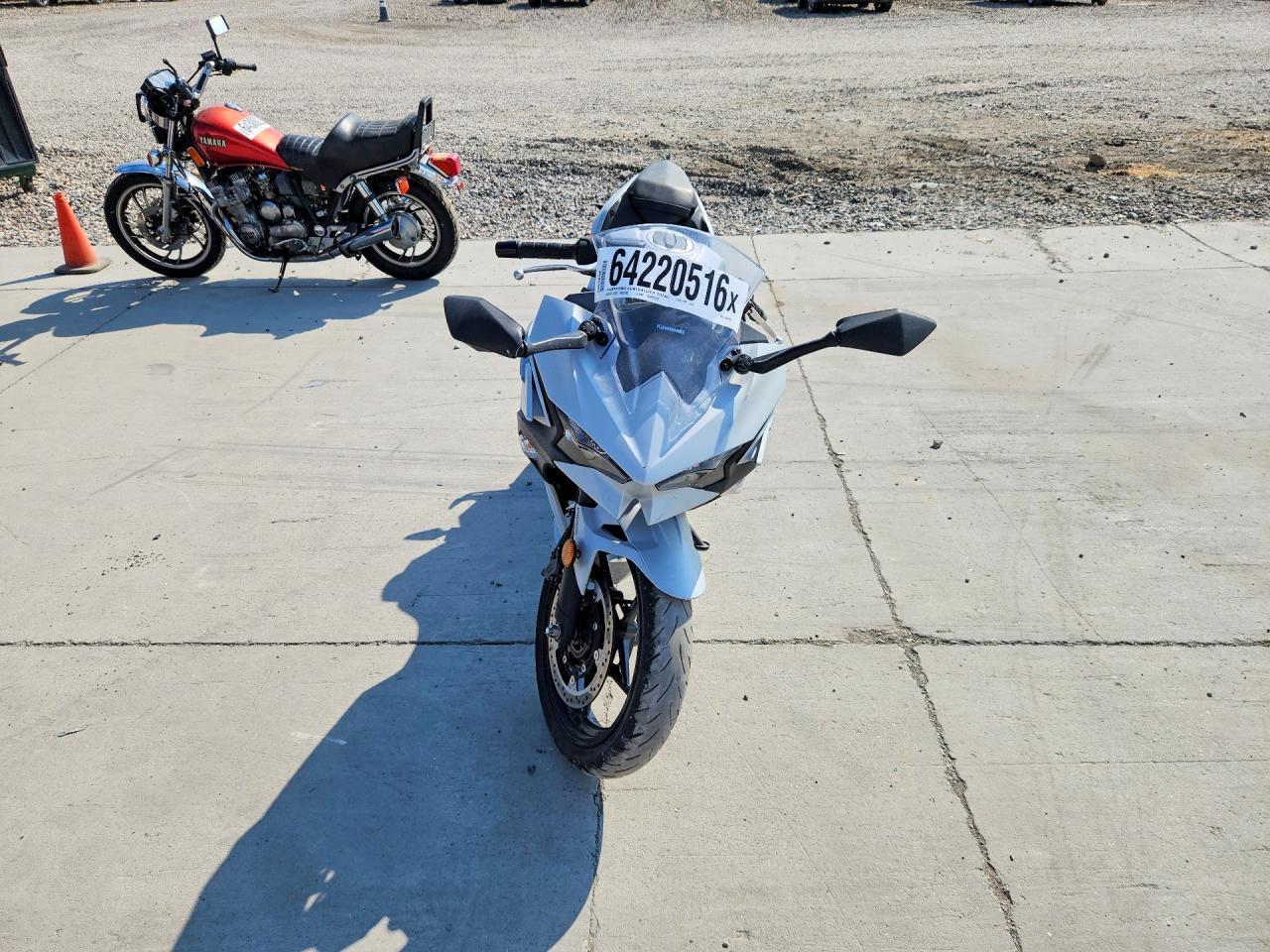 2025 Kawasaki Ex500 - Фото 2