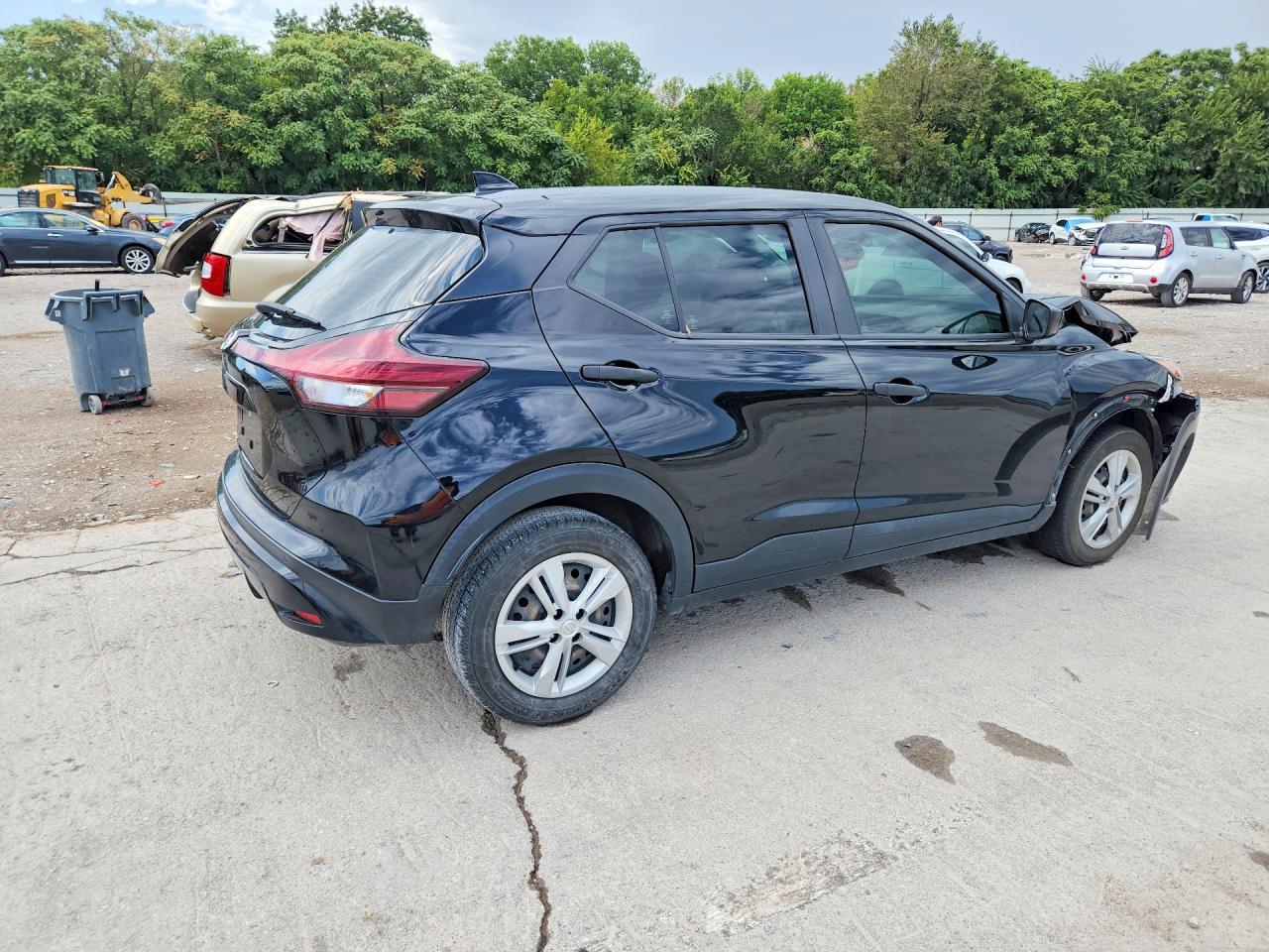 2021 Nissan Kicks S - Фото 3