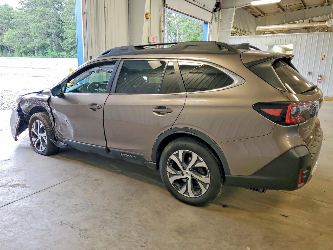 2022 Subaru Outback Limited - Фото 2