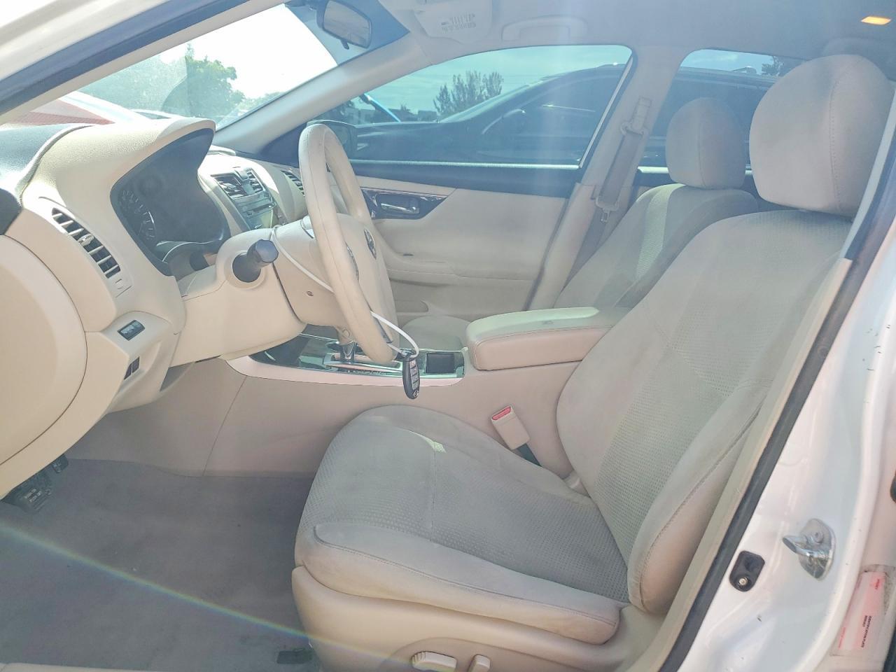 2014 Nissan Altima 2.5 S - Image 7