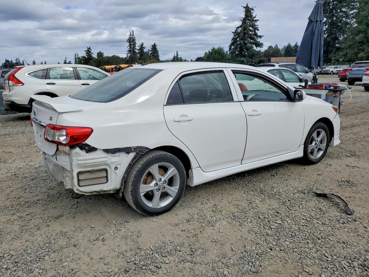 2011 Toyota Corolla S - Фото 3
