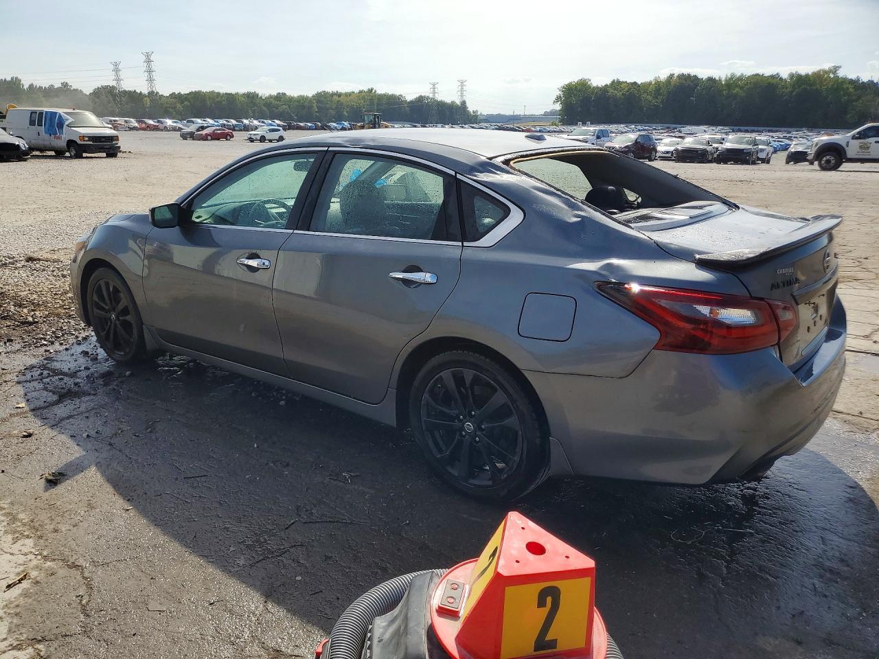 2018 Nissan Altima 2.5 Sr - Image 2