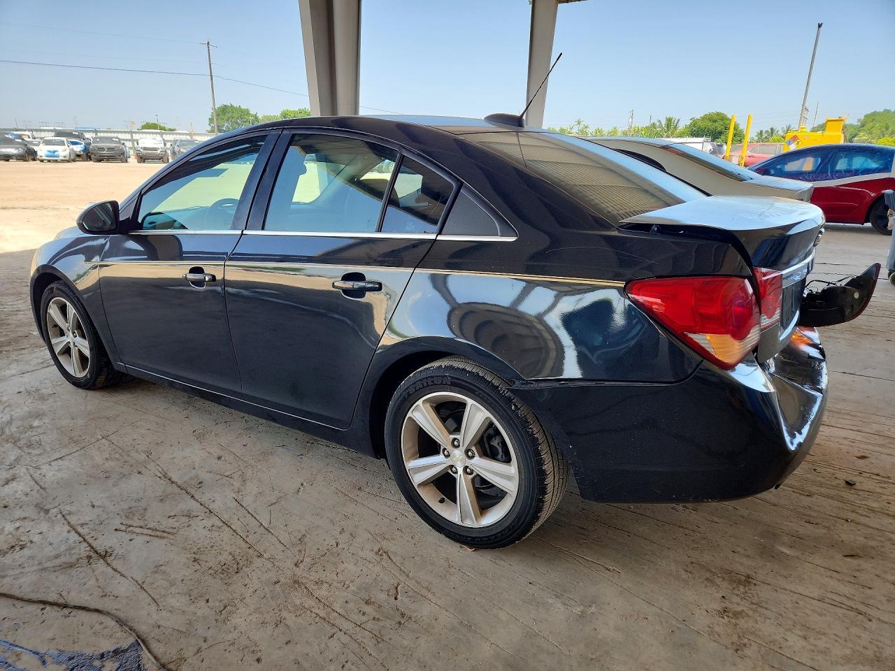 2015 Chevrolet Cruze Lt - Image 2