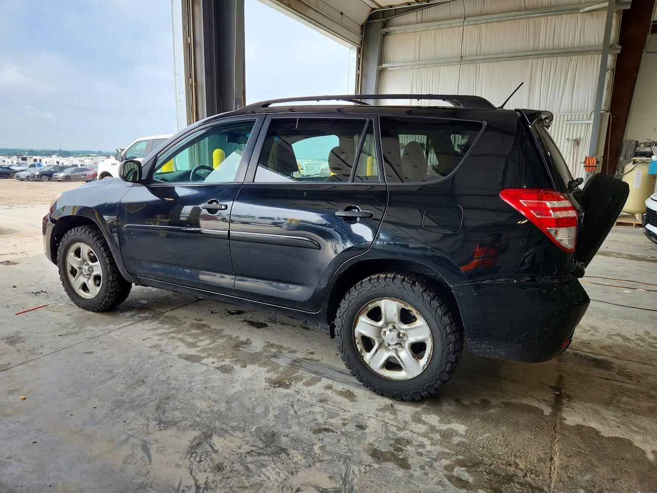 2011 Toyota Rav4 Base - Фото 2