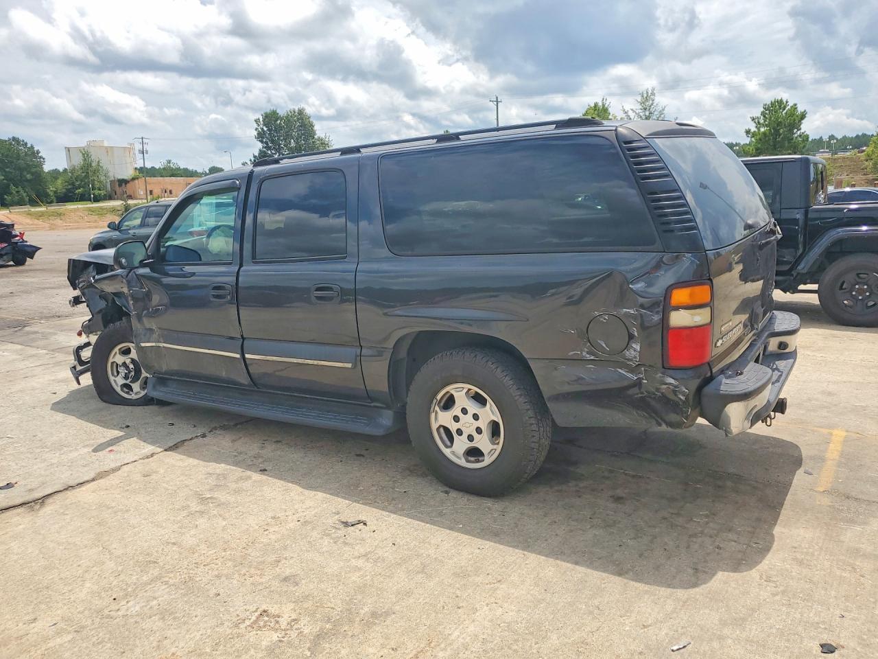2004 Chevrolet Suburban C1500 - Фото 2