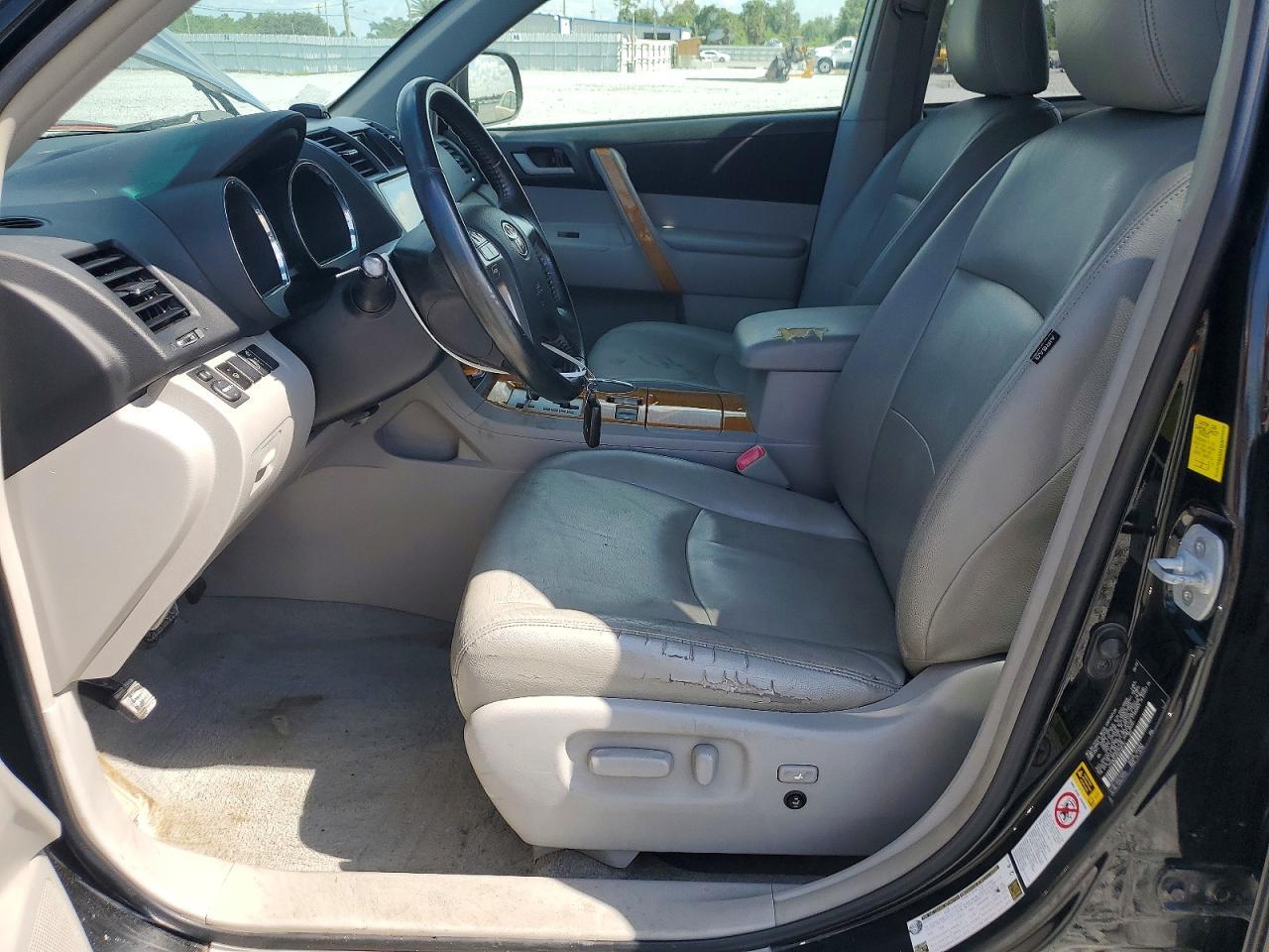 2010 Toyota Highlander Hybrid - Image 7