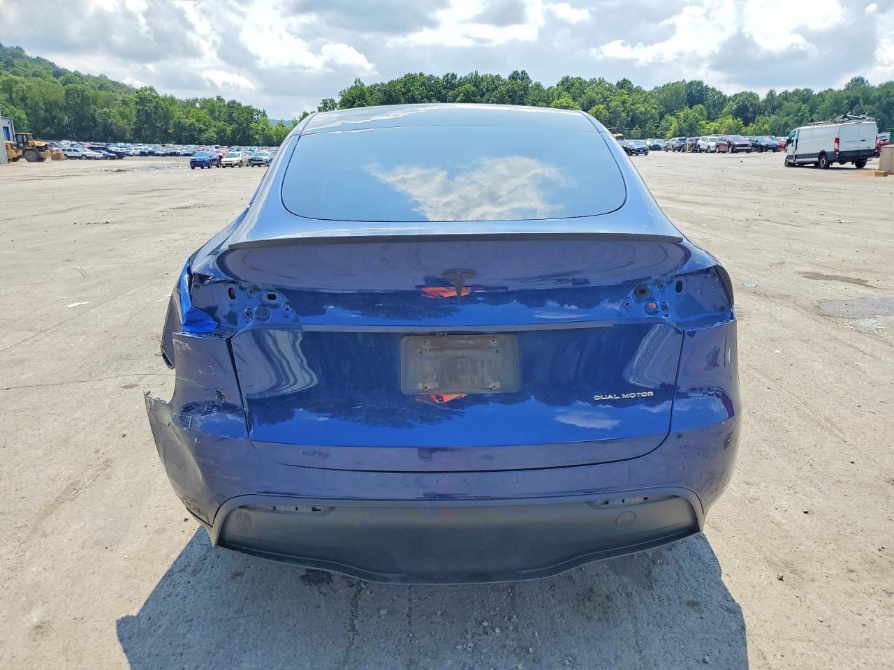 2023 Tesla Model Y - Фото 6