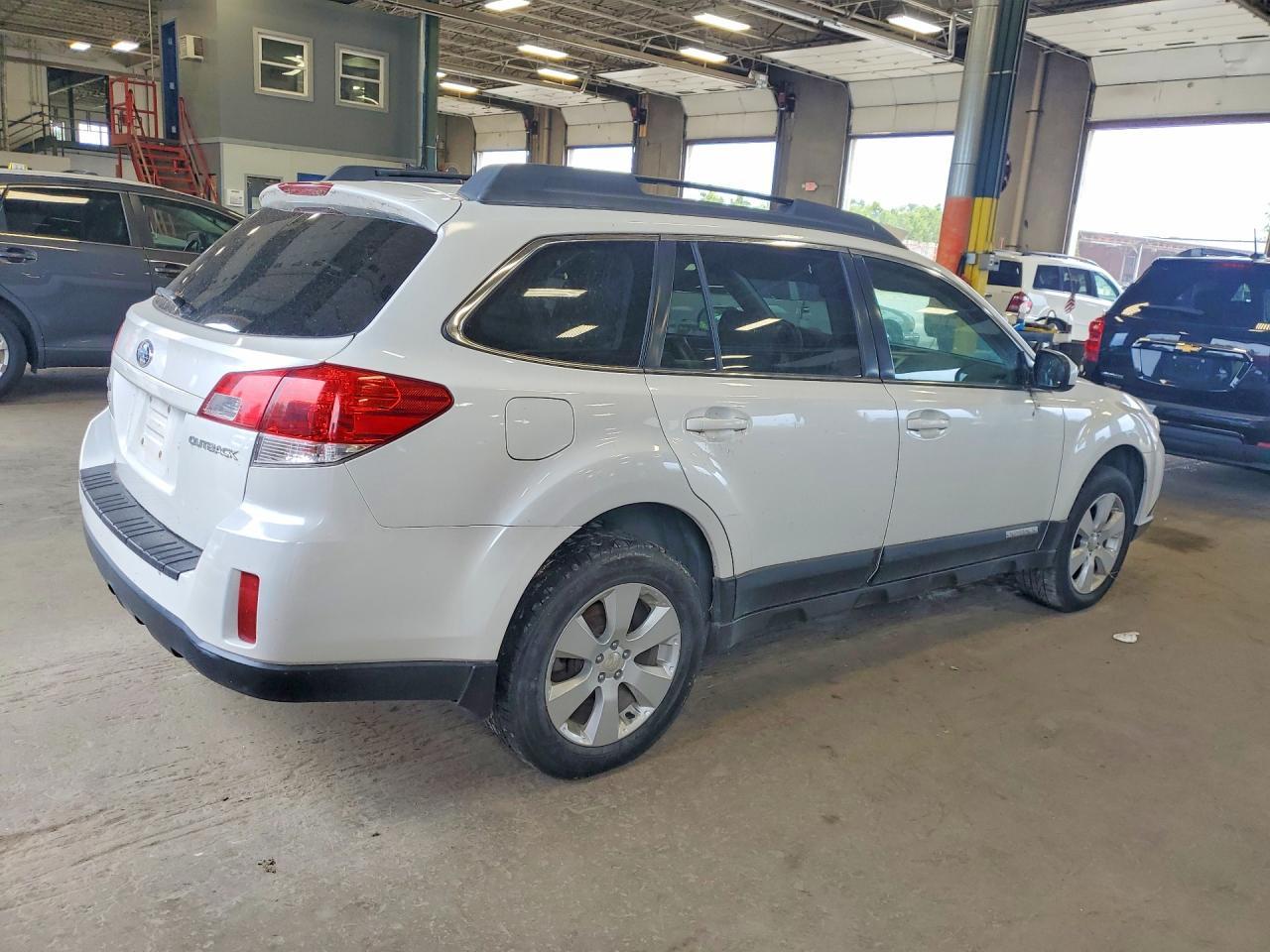 2010 Subaru Outback 2.5I Premium - Image 3