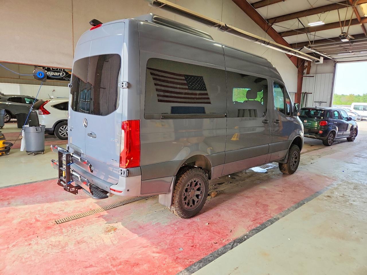 2021 Mercedes-Benz Sprinter 2500 - Фото 3