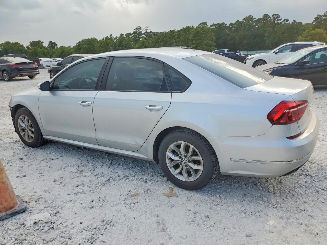 2018 Volkswagen Passat S - Image 2