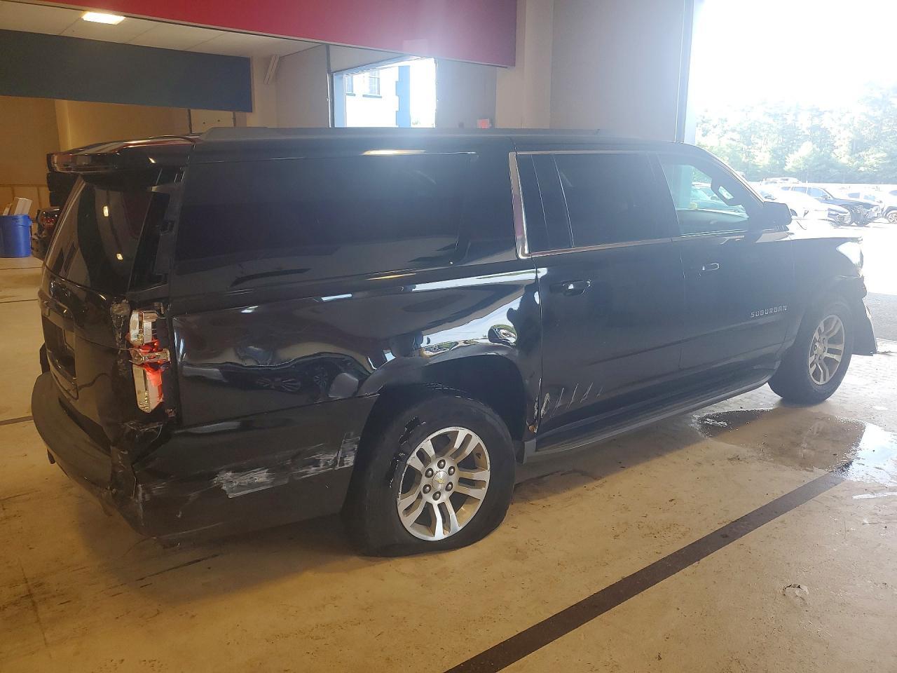 2015 Chevrolet Suburban K1500 Ls - Image 3