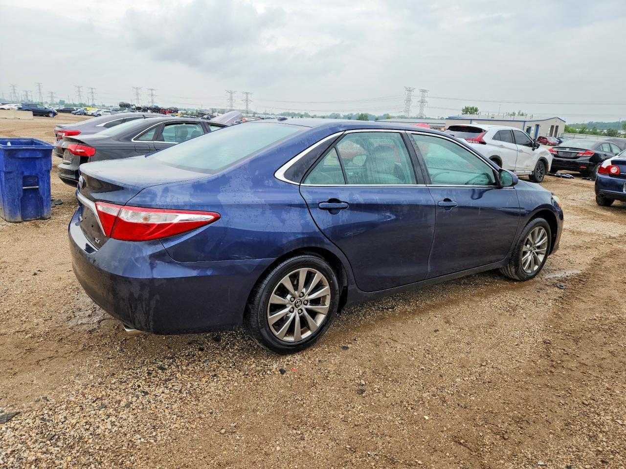 2015 Toyota Camry Xle - Image 3