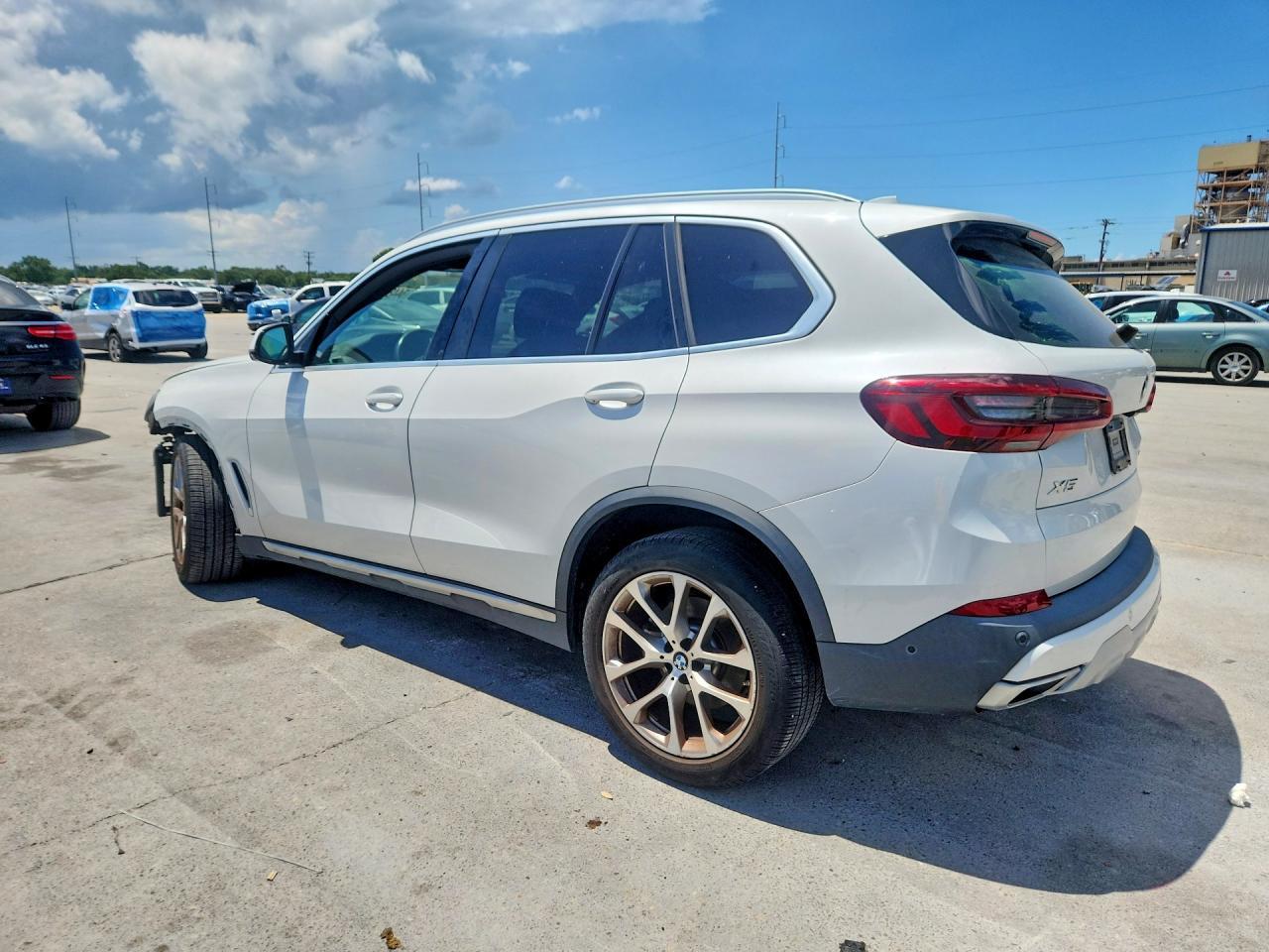 2022 BMW X5 Sdrive 40I - Image 2