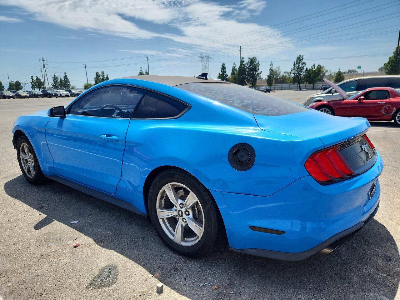 2022 Ford Mustang - Фото 2