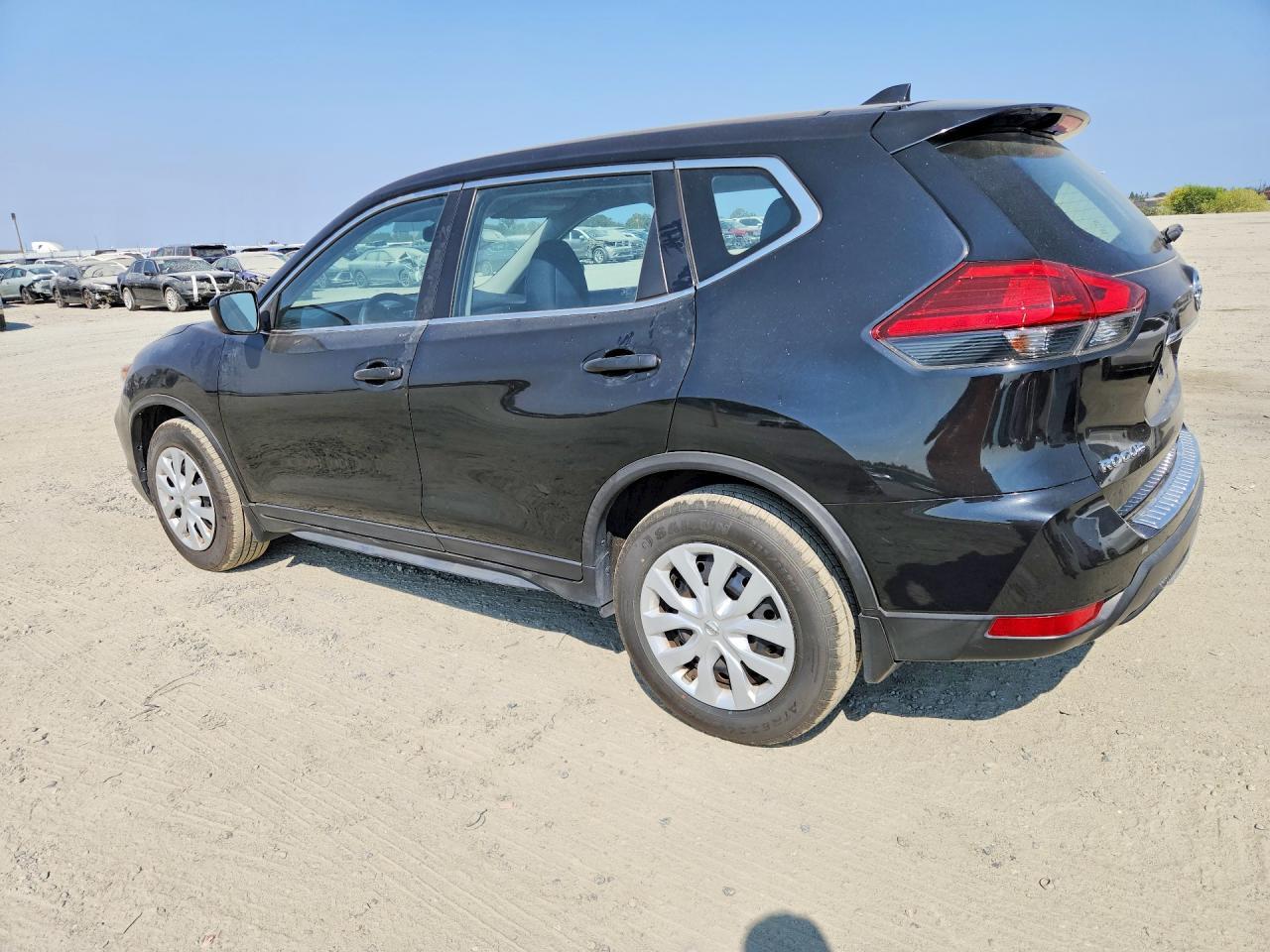 2017 Nissan Rogue S - Фото 2