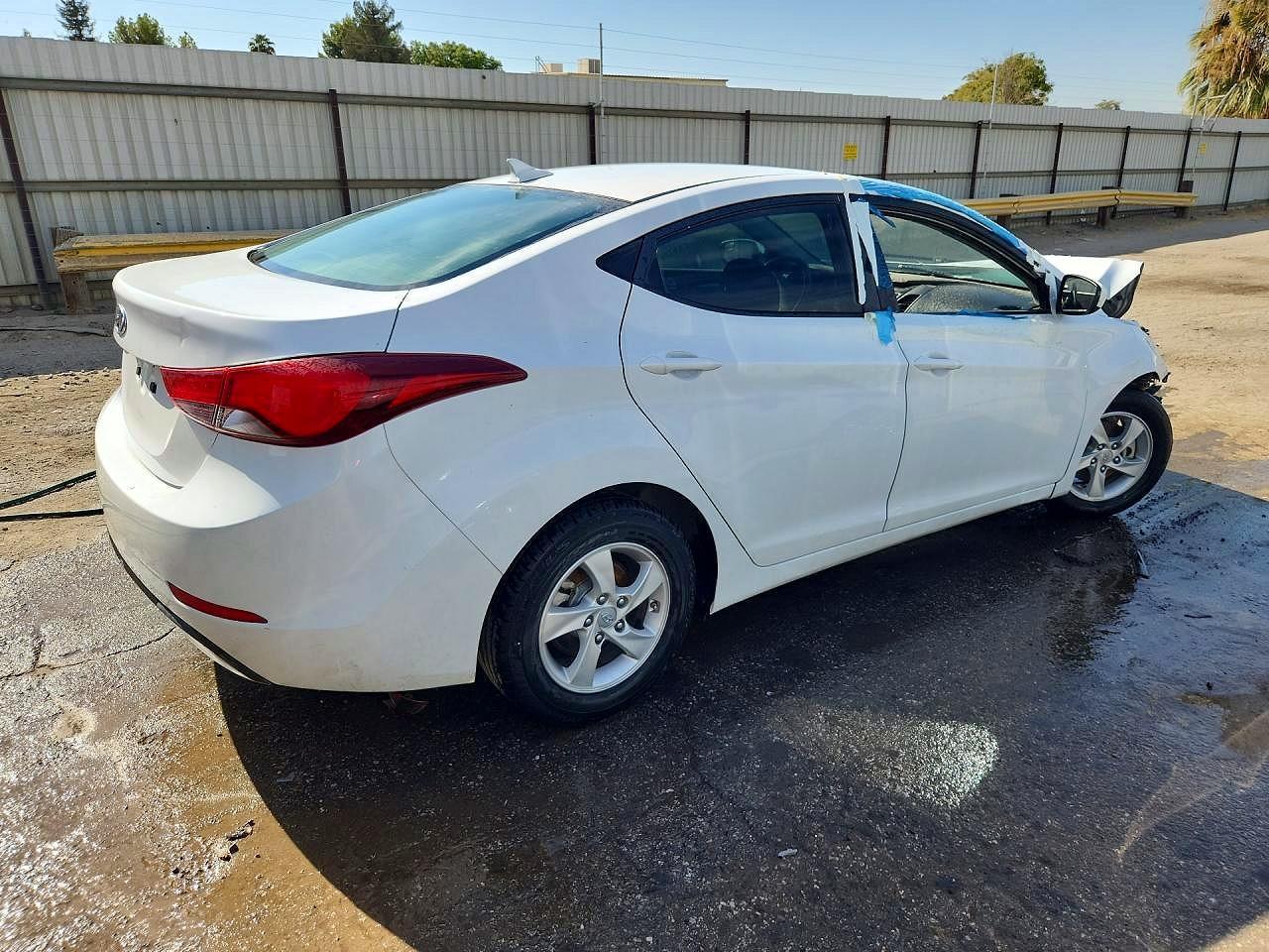 2015 Hyundai Elantra Se - Фото 3