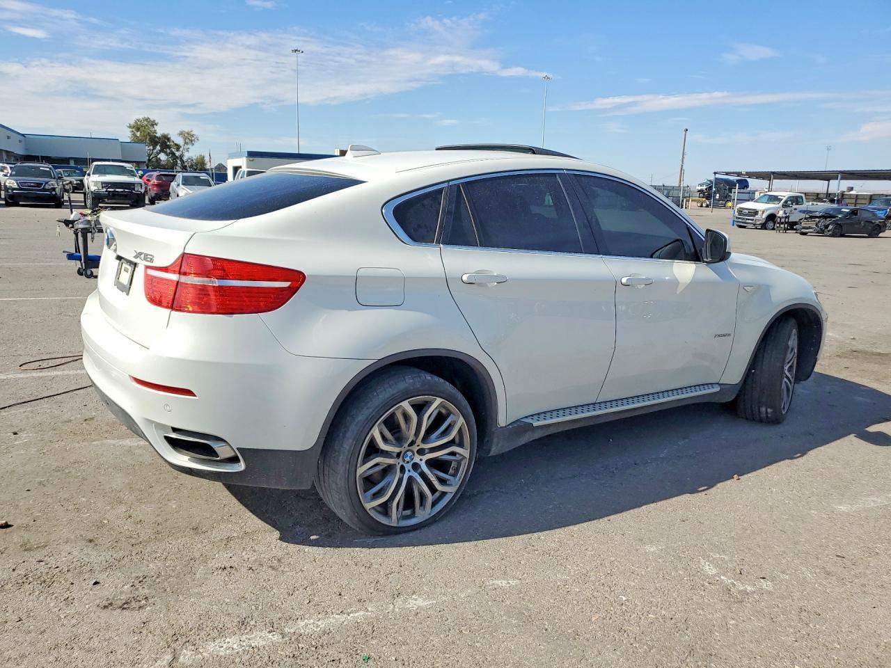 2011 BMW X6 xDrive50I - Image 3