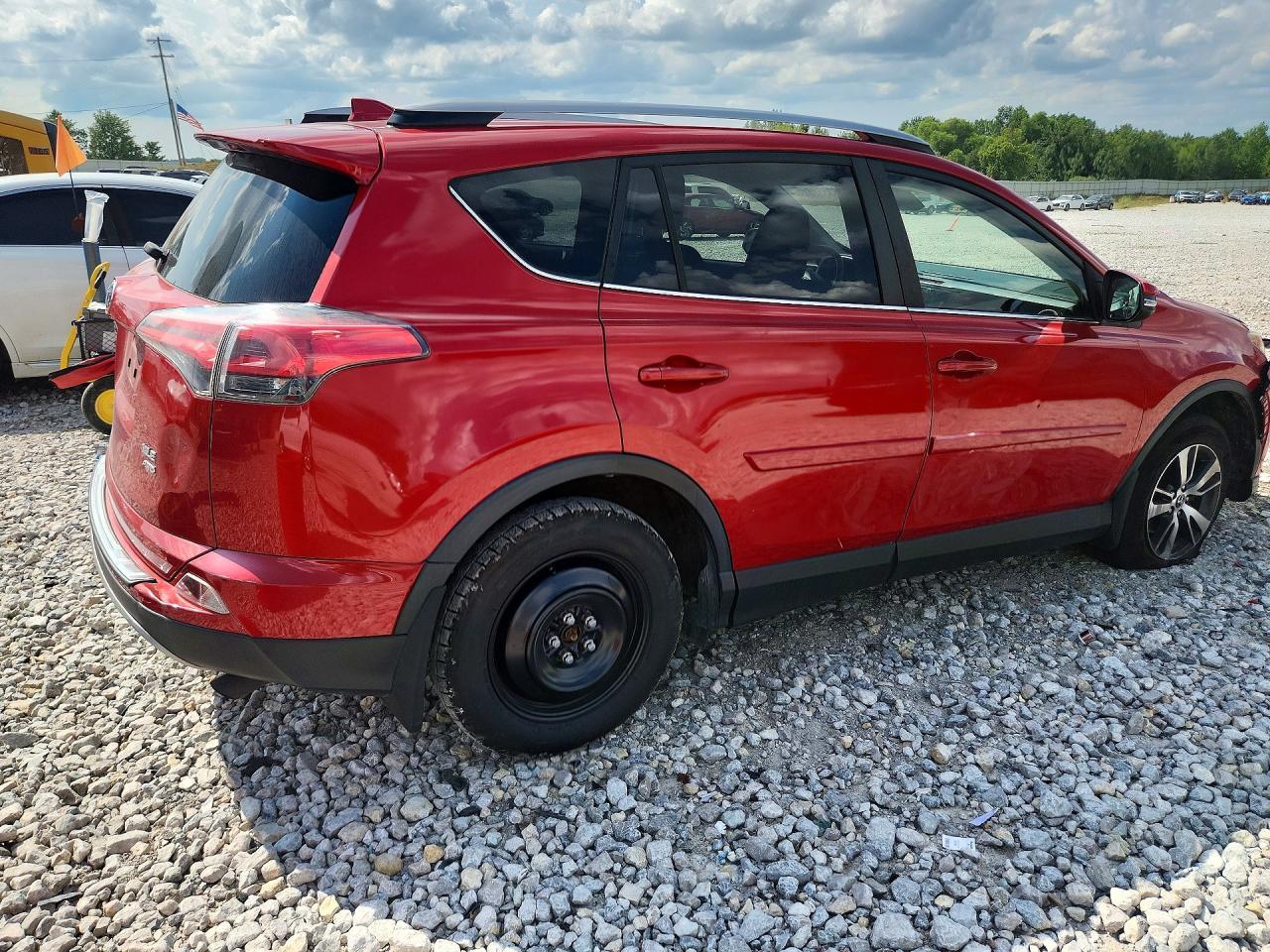 2017 Toyota Rav4 Xle - Image 3