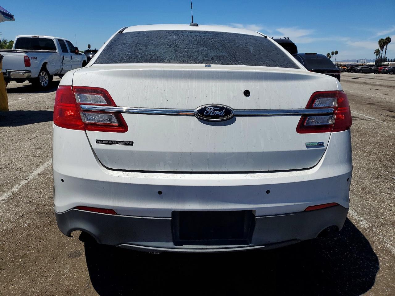 2015 Ford Taurus Police Interceptor - Фото 6
