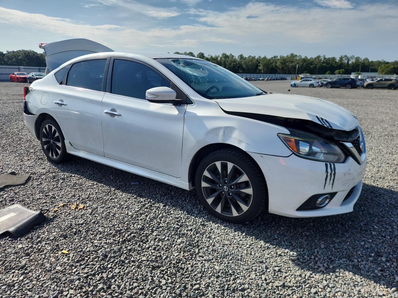 2017 Nissan Sentra Sr - Image 4