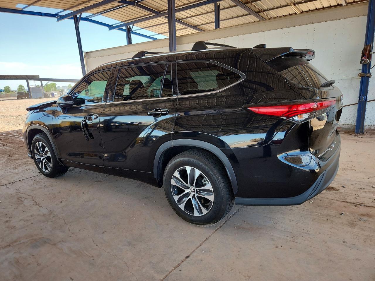 2021 Toyota Highlander Xle - Image 2