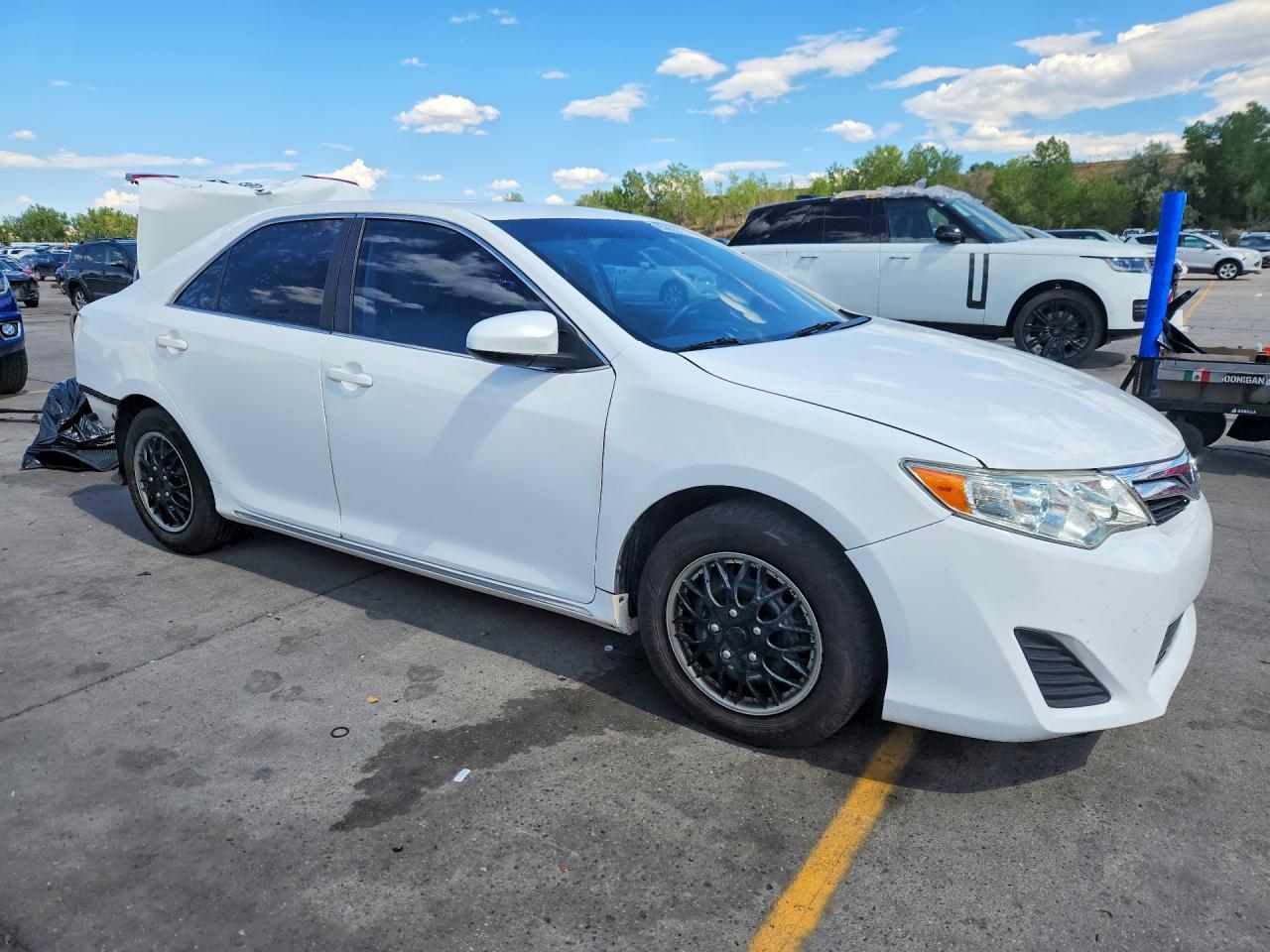 2014 Toyt Camry - Image 4