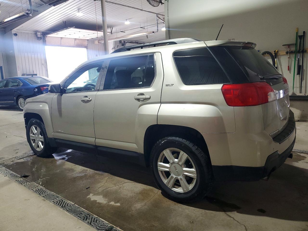 2015 GMC Terrain Slt - Image 2