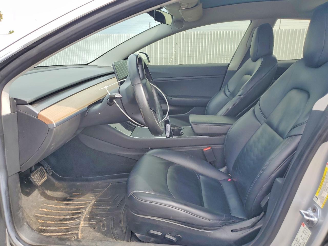 2018 Tesla Model 3 - Фото 7