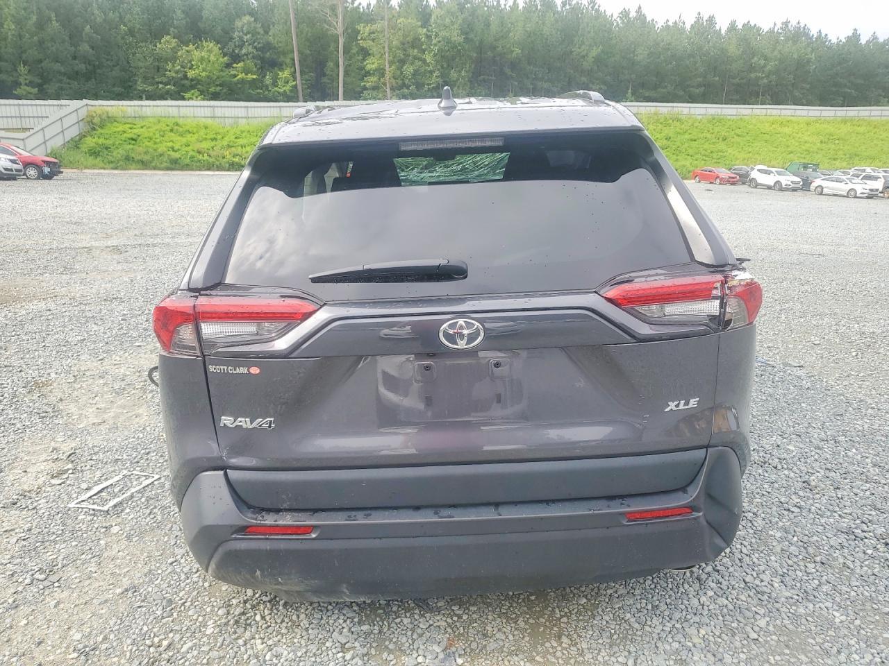 2024 Toyota Rav4 Xle - Image 6