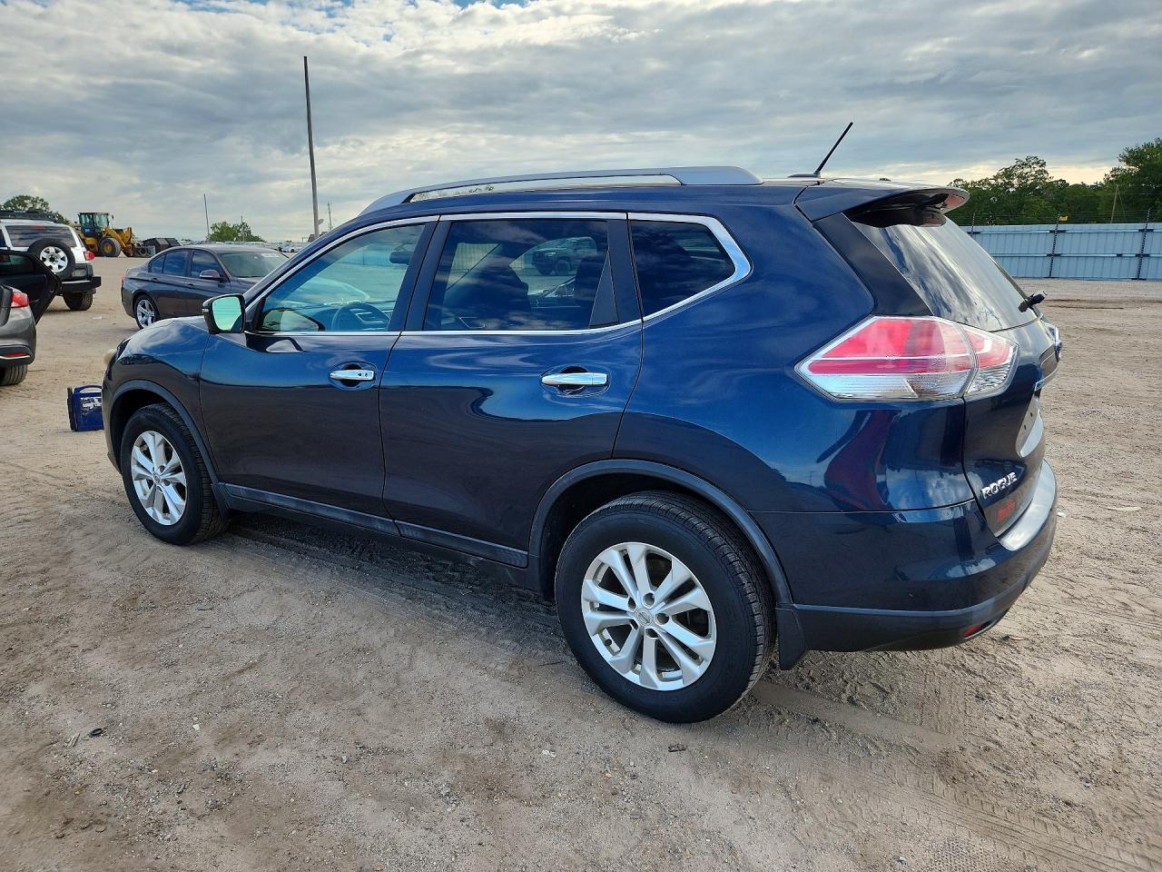 2016 Nissan Rogue Sv - Фото 2