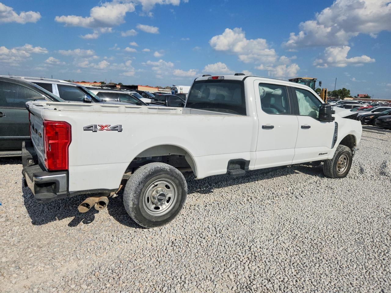 2023 Ford F250 Super Duty - Image 3