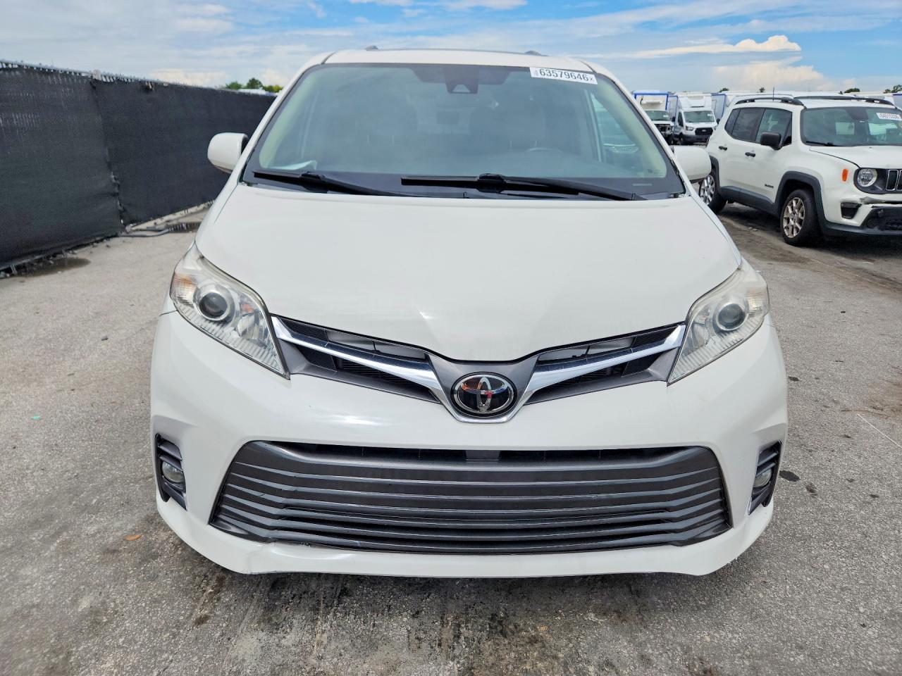 2019 Toyota Sienna Xle 7-Passenger - Image 5
