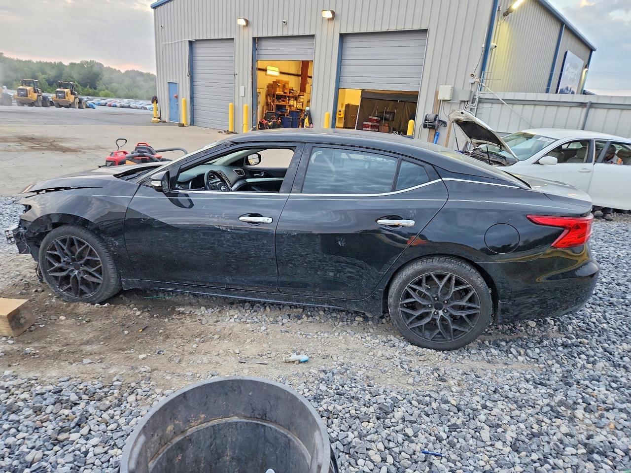 2016 Nissan Maxima 3.5 Sr - Image 2