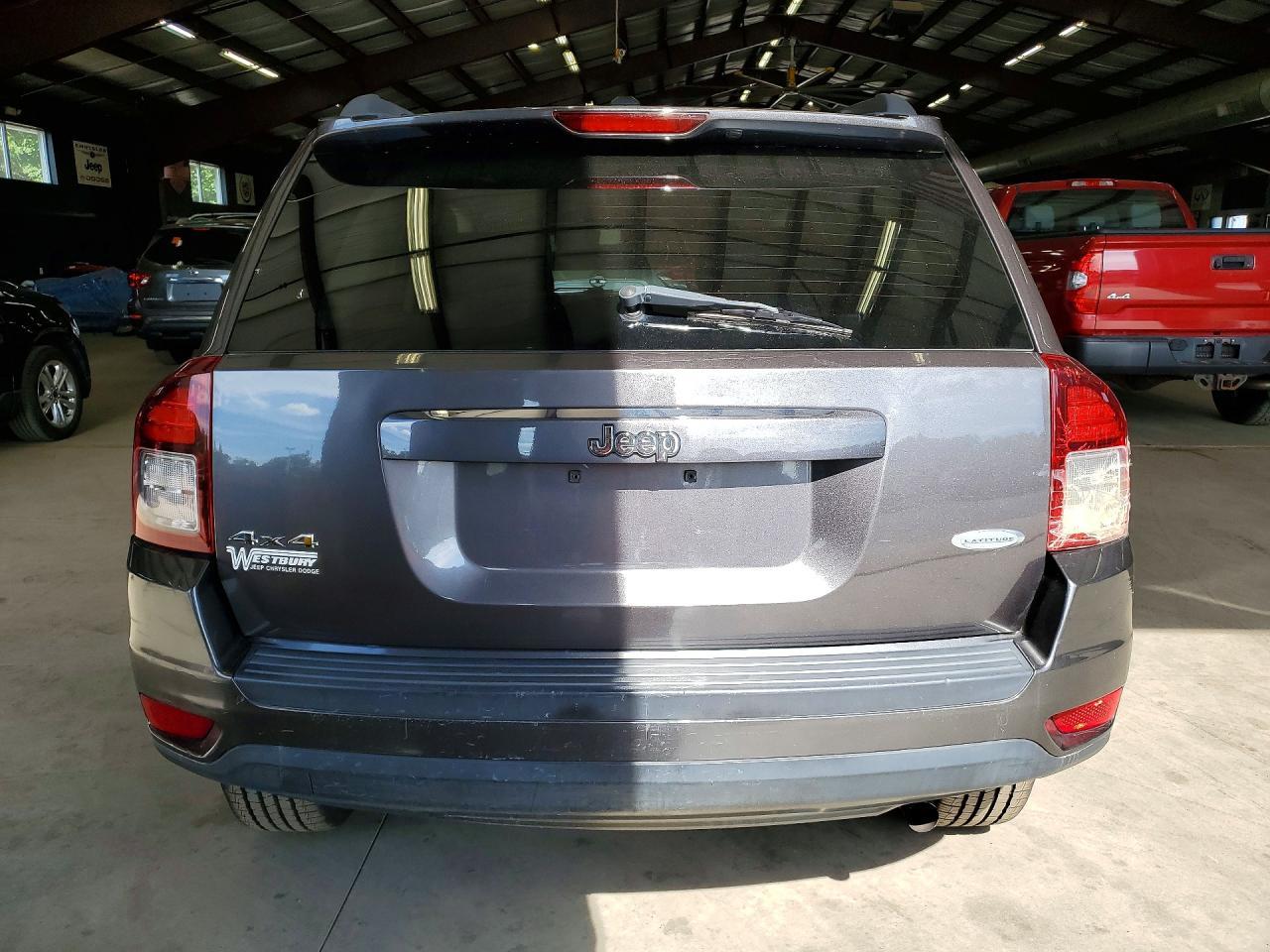 2015 Jeep Compass Latitude - Фото 6